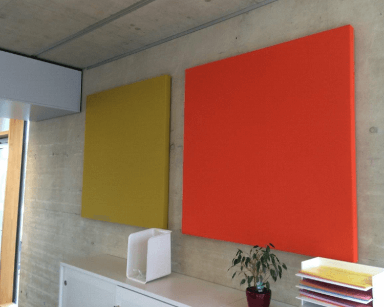 Akustikpaneele, Deckensegel und Akustikschirme optimieren die Raumakustik